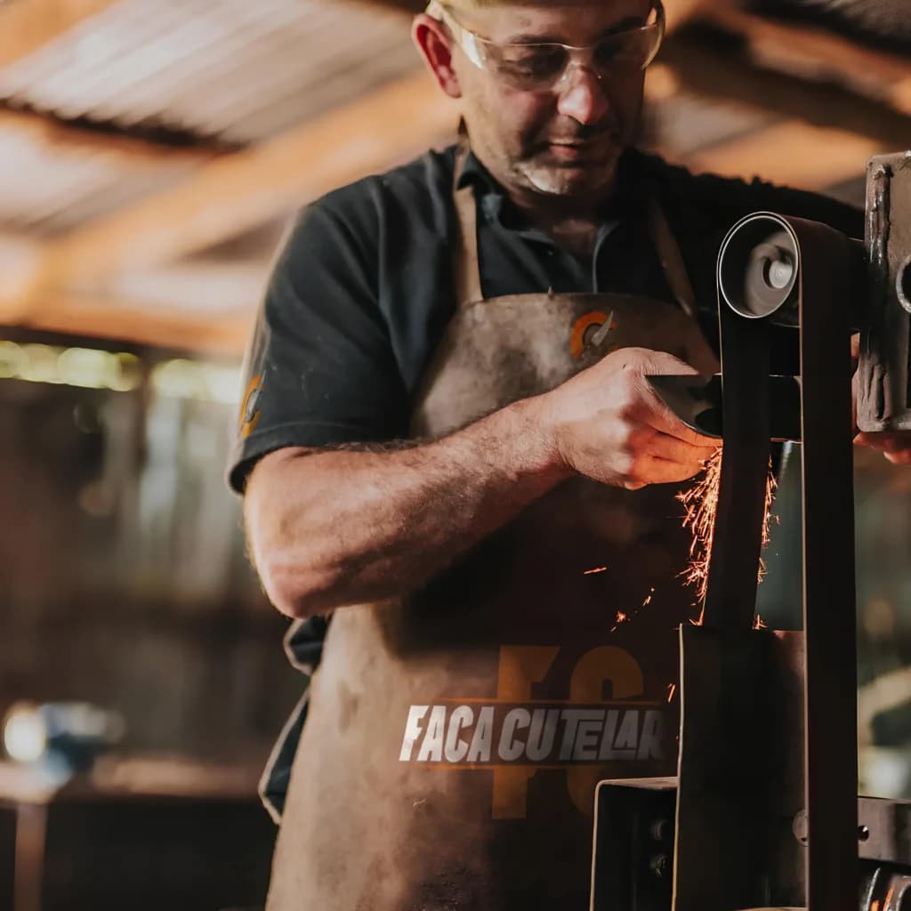 Ferreiro trabalhando